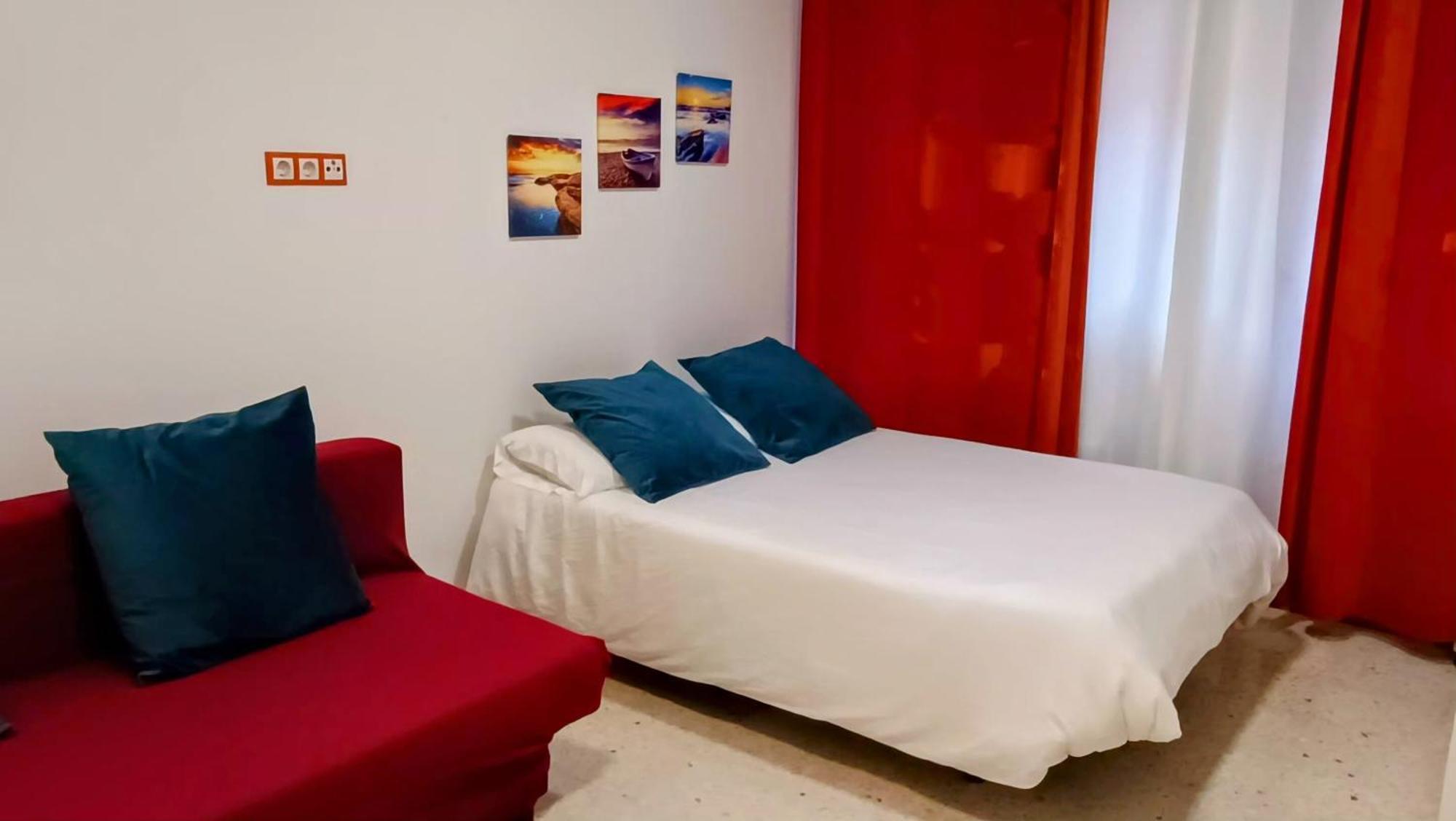 Hostal Estudios Badalona Eksteriør billede