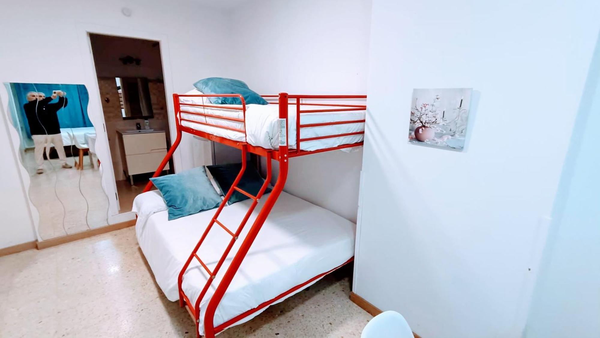 Hostal Estudios Badalona Eksteriør billede