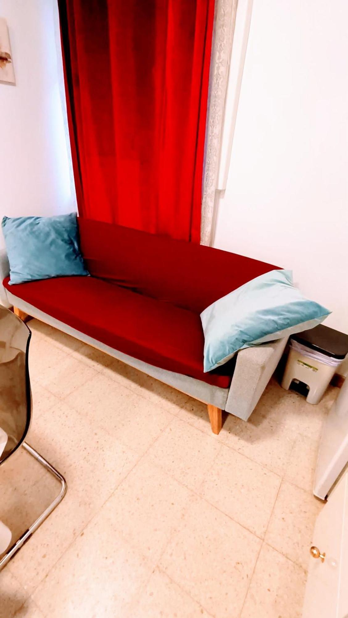 Hostal Estudios Badalona Eksteriør billede