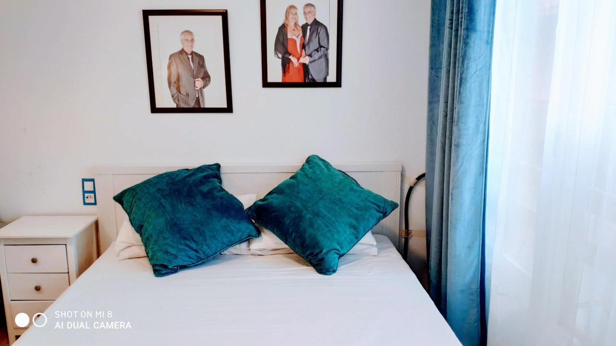 Hostal Estudios Badalona Eksteriør billede