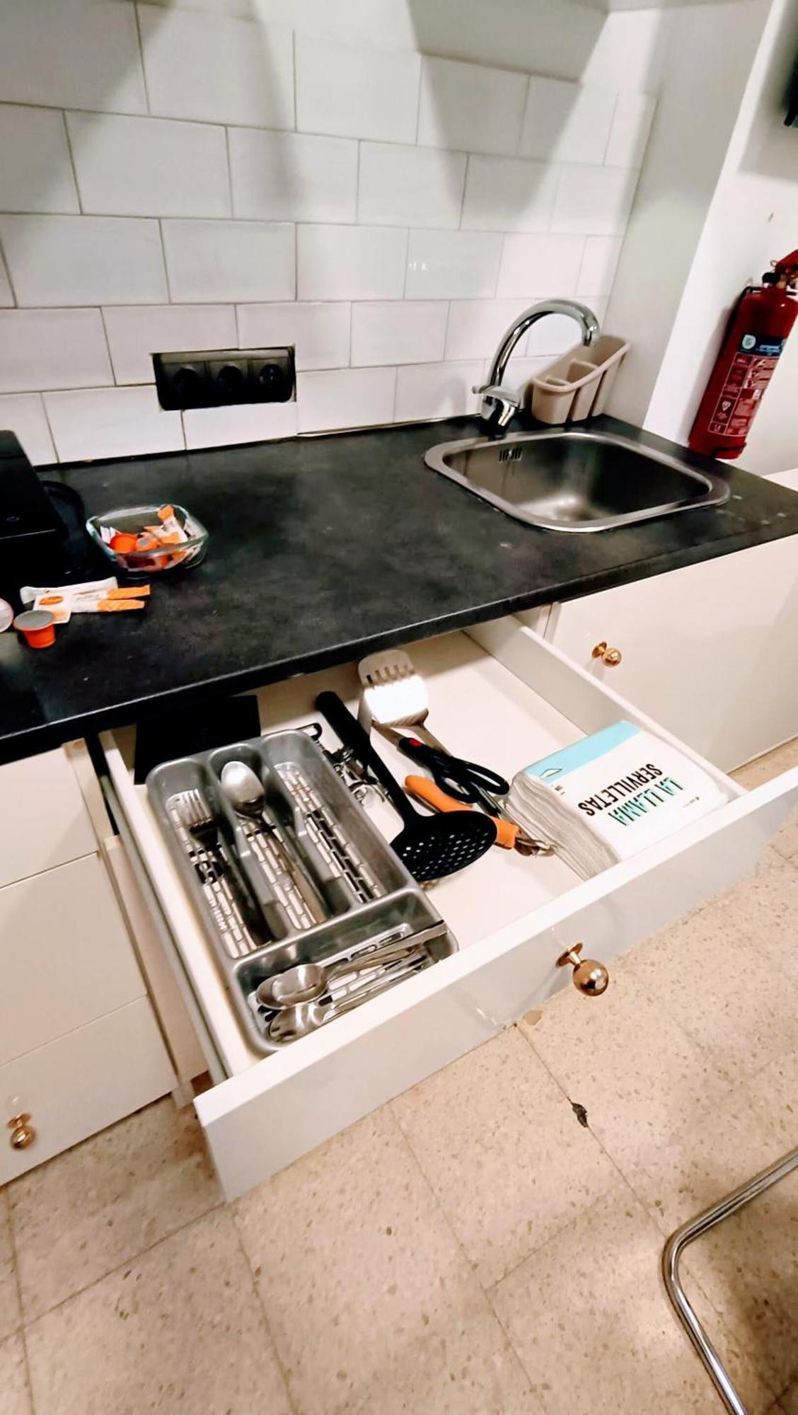 Hostal Estudios Badalona Eksteriør billede