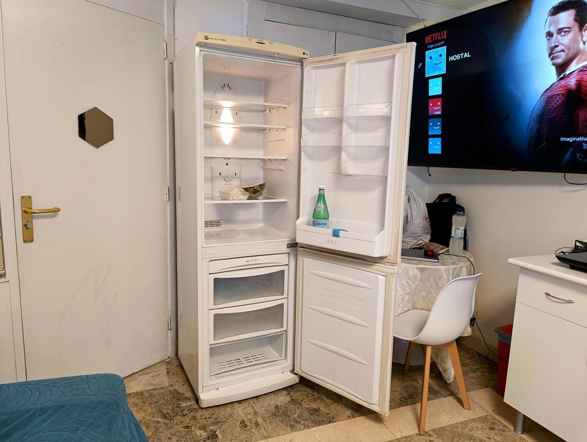 Hostal Estudios Badalona Eksteriør billede