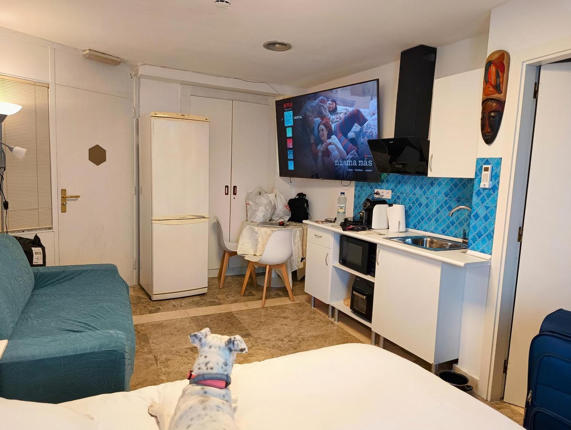 Hostal Estudios Badalona Eksteriør billede